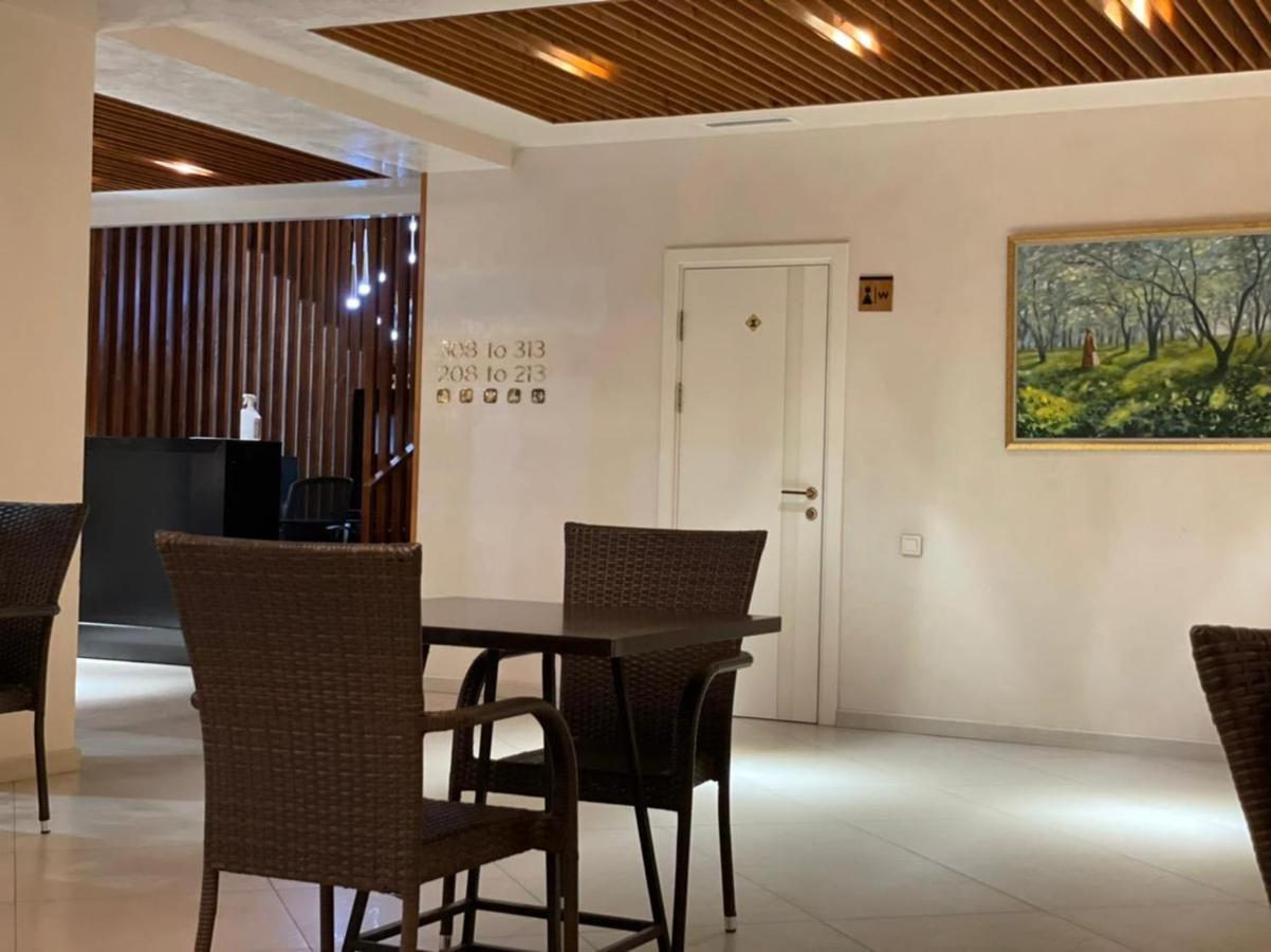 Barhat Hotel & Spa Taraz Exterior foto