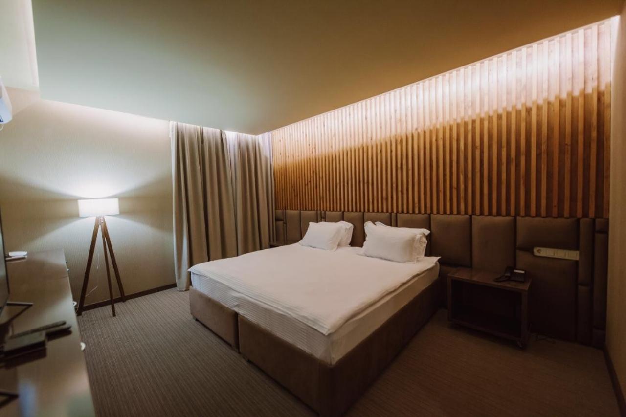 Barhat Hotel & Spa Taraz Exterior foto