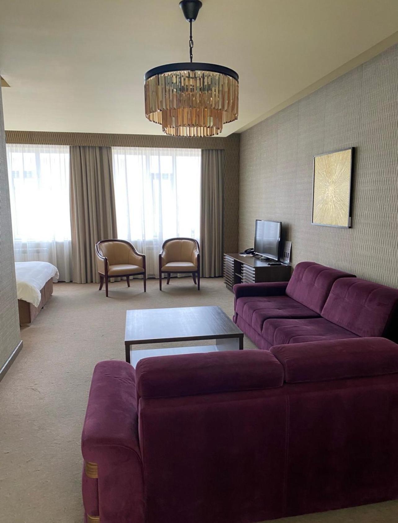Barhat Hotel & Spa Taraz Exterior foto