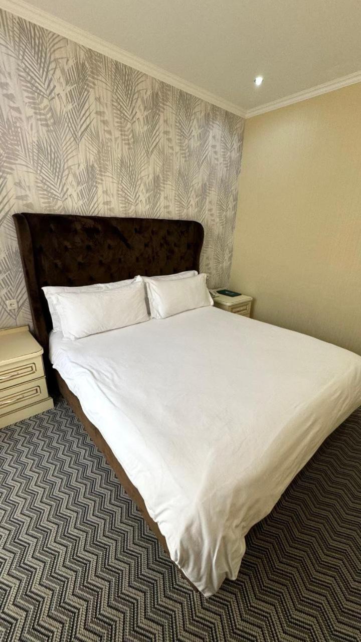 Barhat Hotel & Spa Taraz Exterior foto