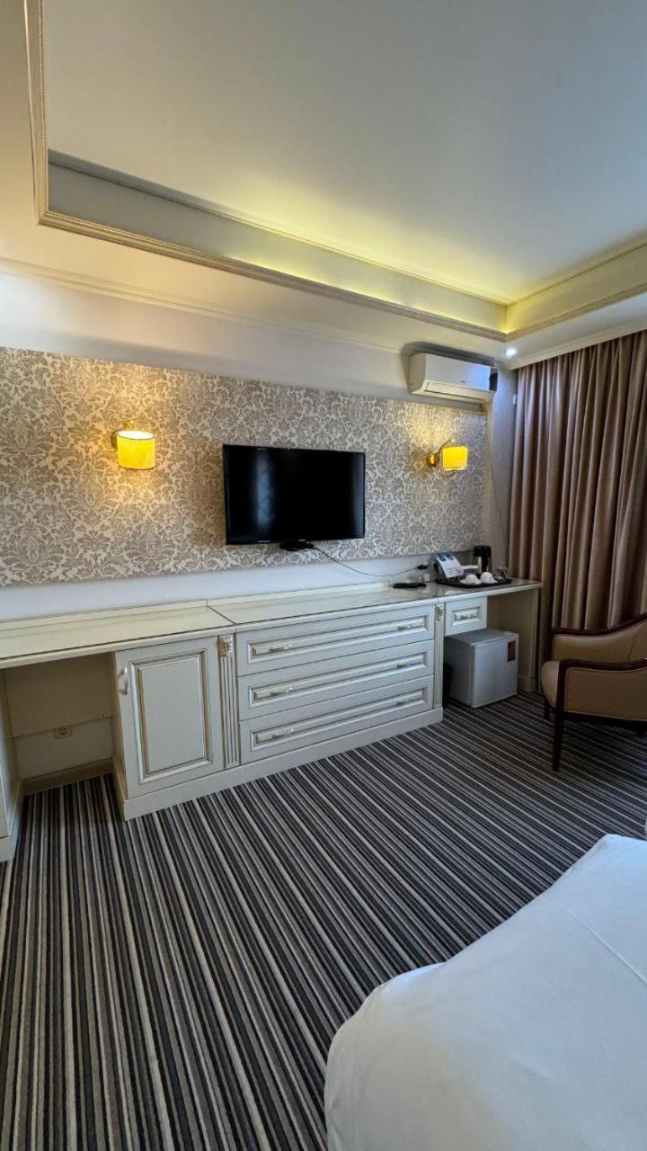 Barhat Hotel & Spa Taraz Exterior foto