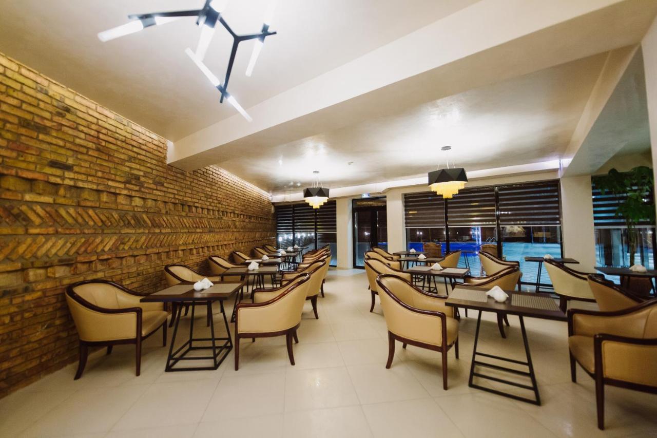 Barhat Hotel & Spa Taraz Exterior foto